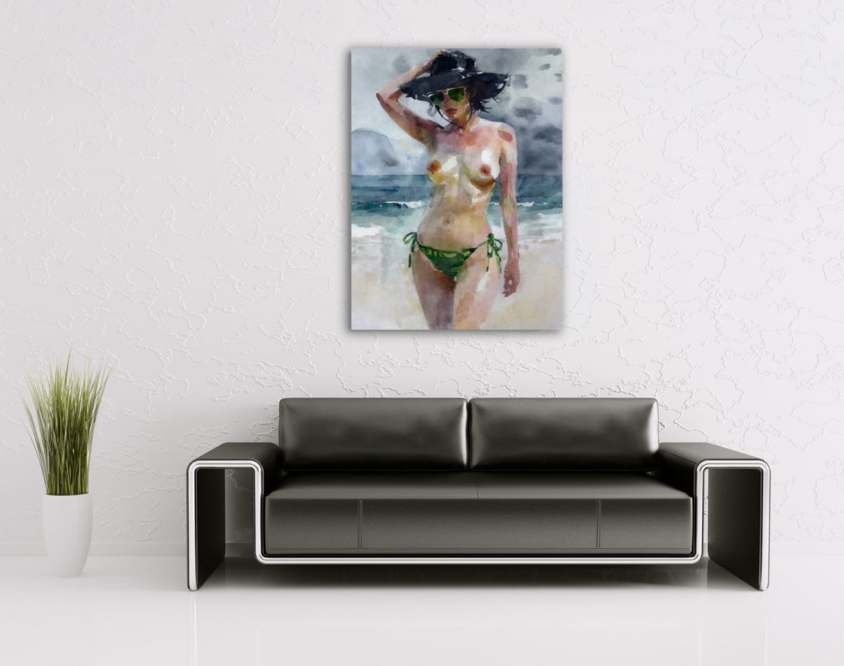 206-2055-wohnzimmer-Frau-mit-nacktem-Oberkoerper-am-Strand-glasbilder-wohnraumgestaltung