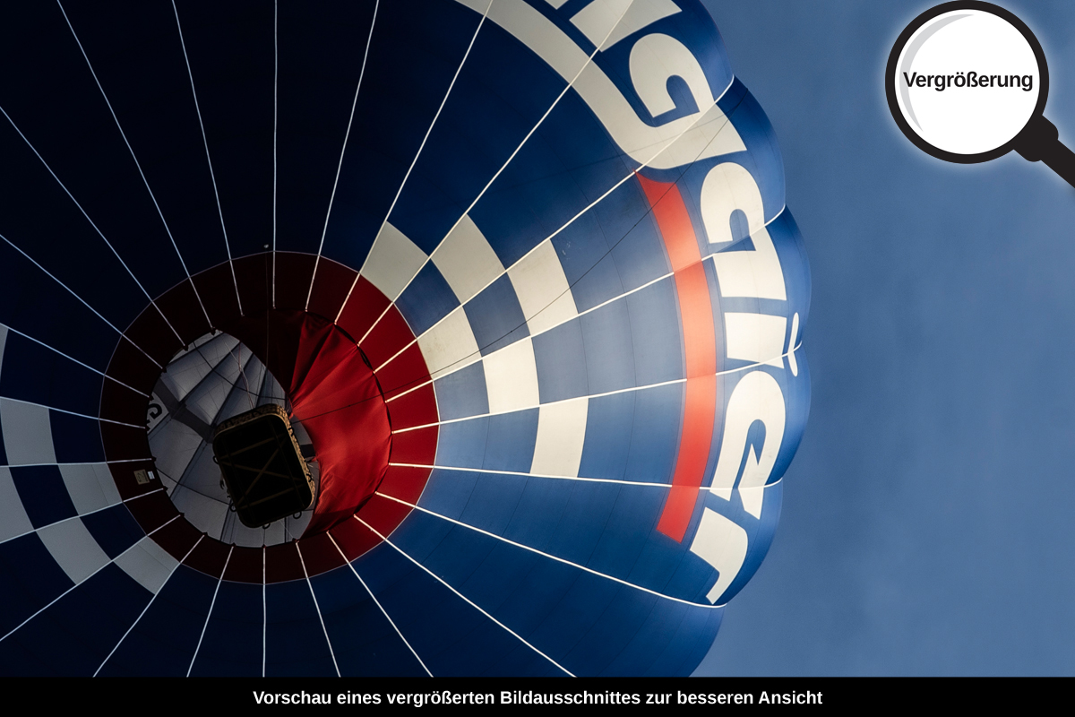 3-102-1264-bild-gross-luftballon-im-himmel_l