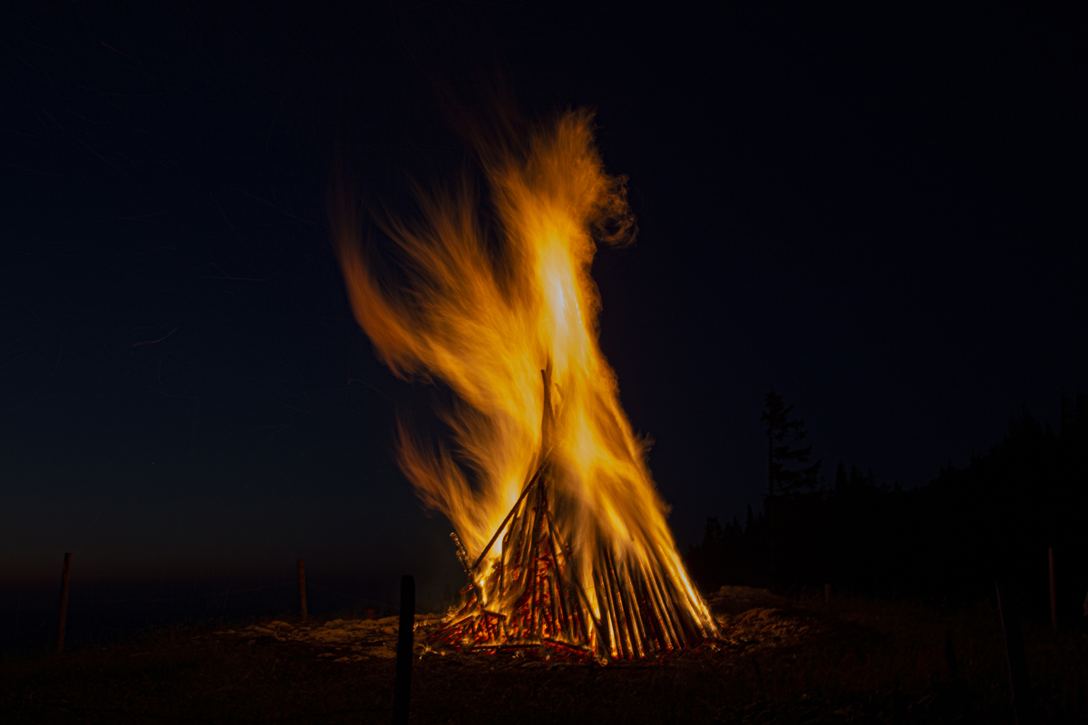 1-107-1197-feuer-nacht-artland-beruehmter-fotograf_l