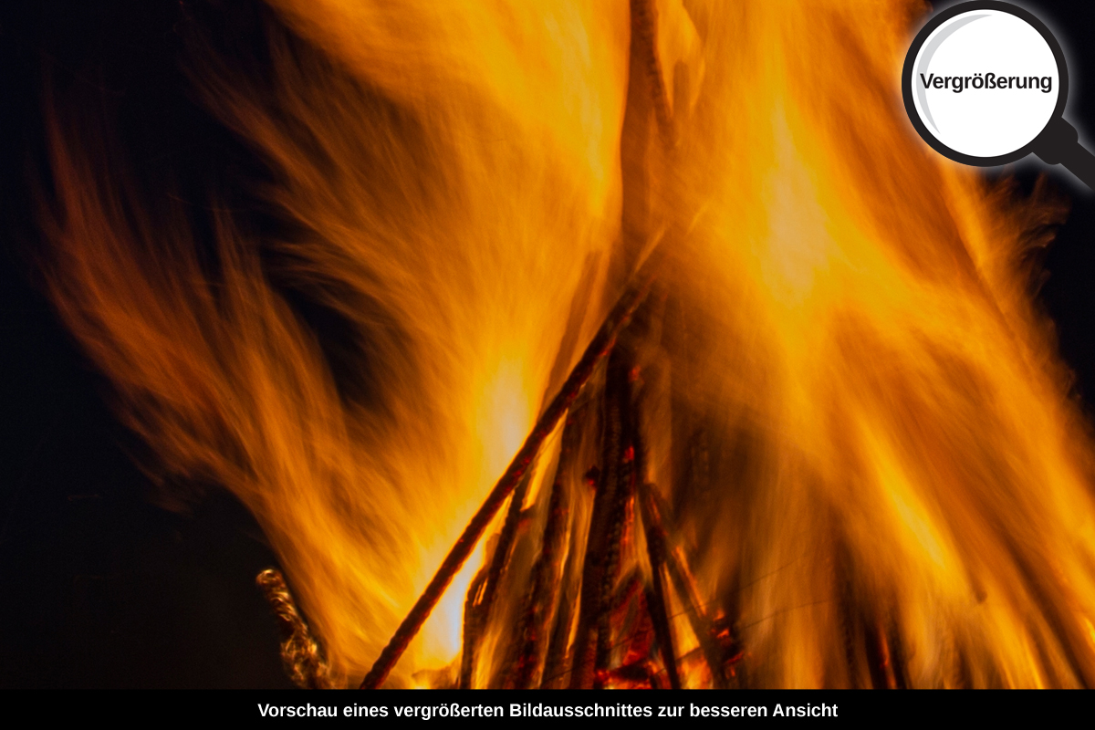 3-107-1197-bild-gross-feuer-nacht_l