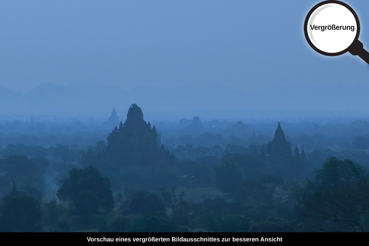 3-110-1691-bild-gross-bagan-tempel-reisen-nebel_l
