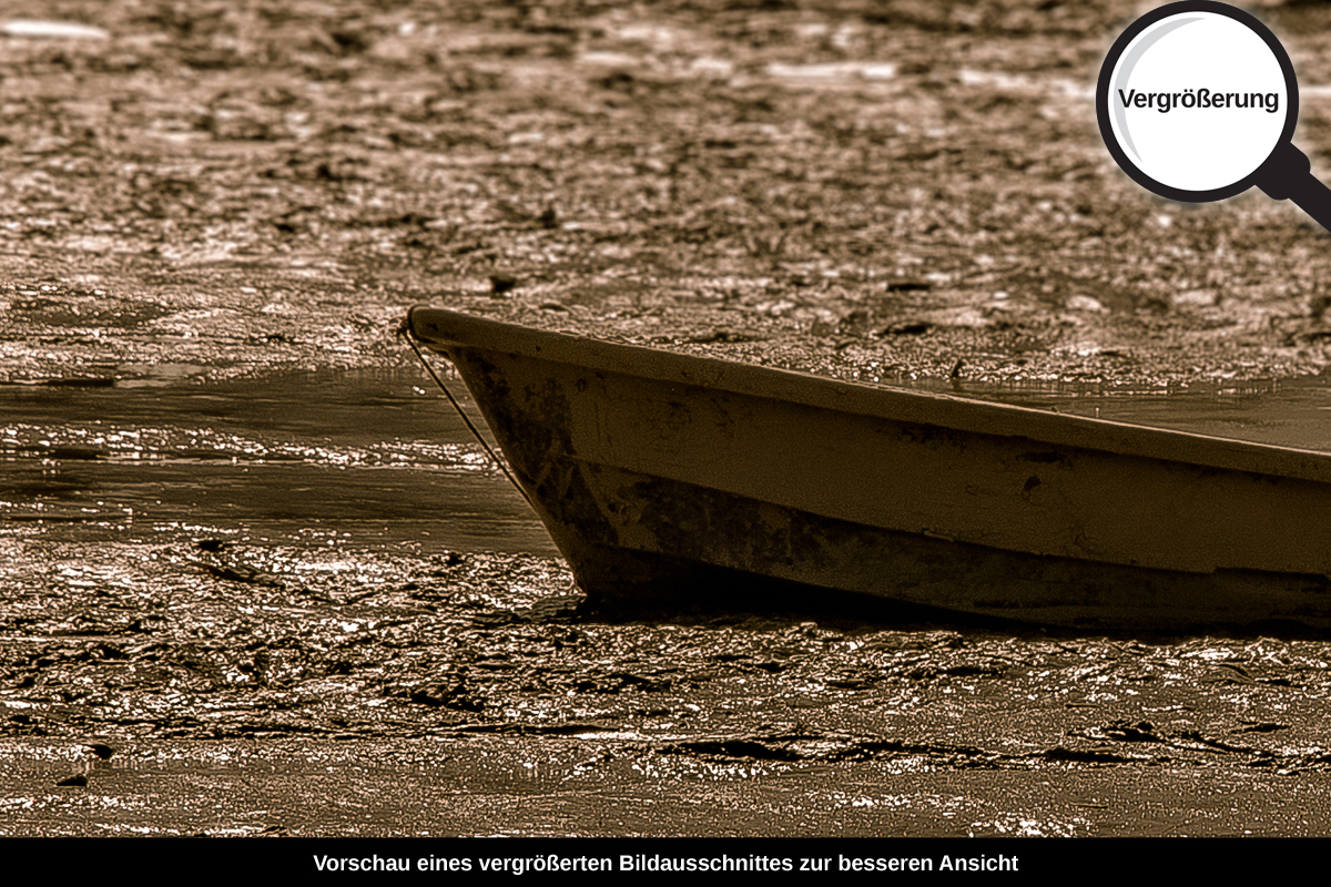3-109-1434-bild-gross-boot-wasser-schmutz_l
