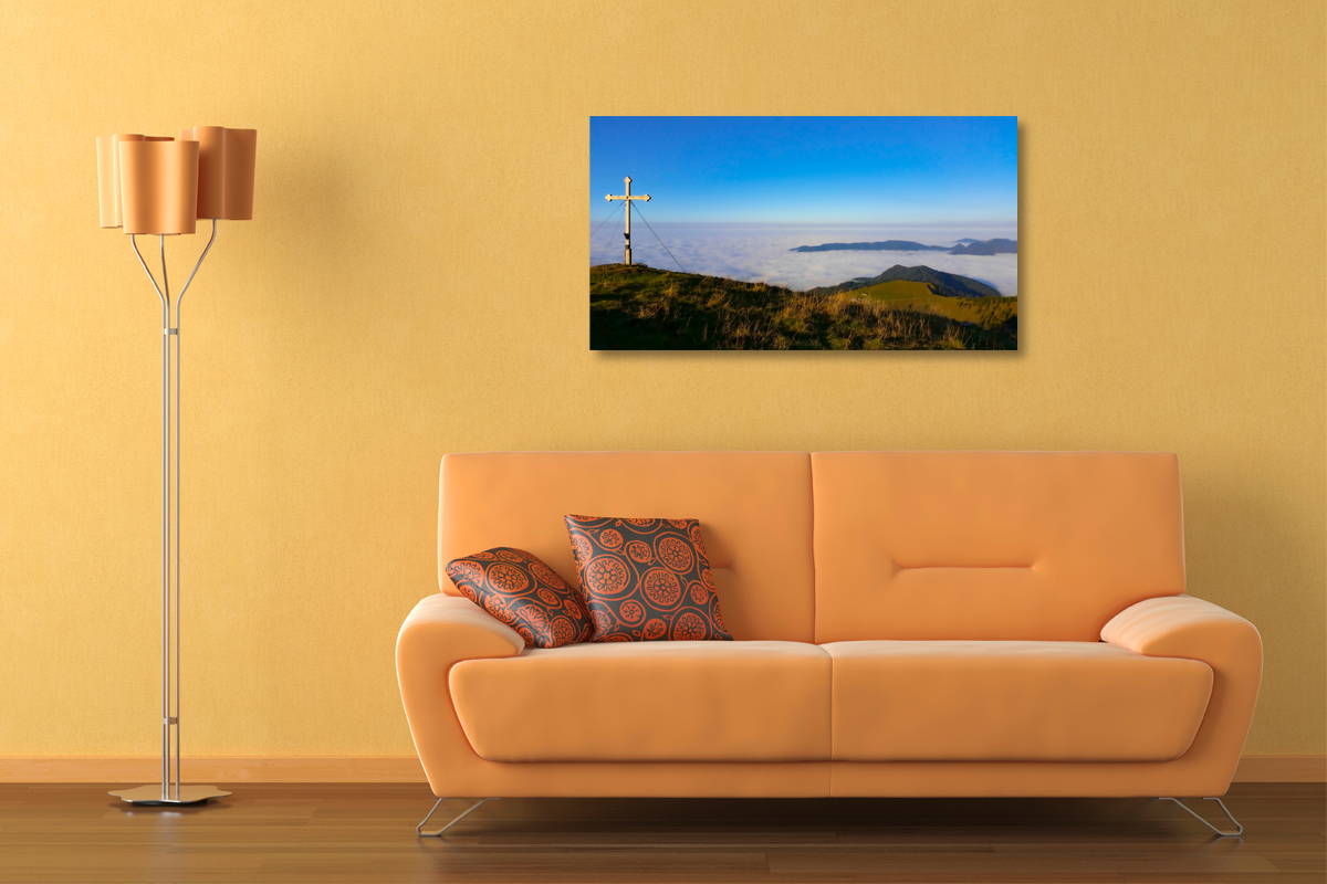 2-108-1006-wohnzimmer-kreuz-am-berg-acrylglasbild-prints_l