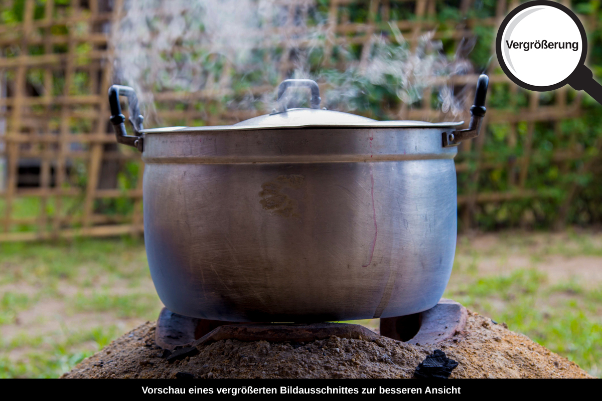 3-109-1021-bild-gross-kochtopf-frische-luft-zubereiten_l