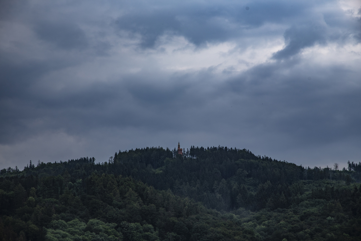 1-110-1103-tempel-urwald-wolken-onlineshop-praesentation_l