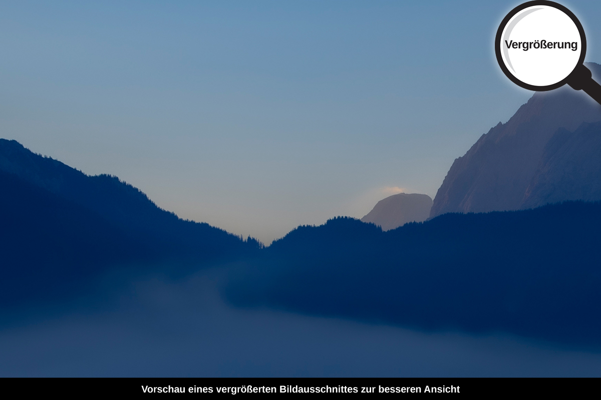 3-108-1195-bild-gross-daemmerung-nebel-berge_l