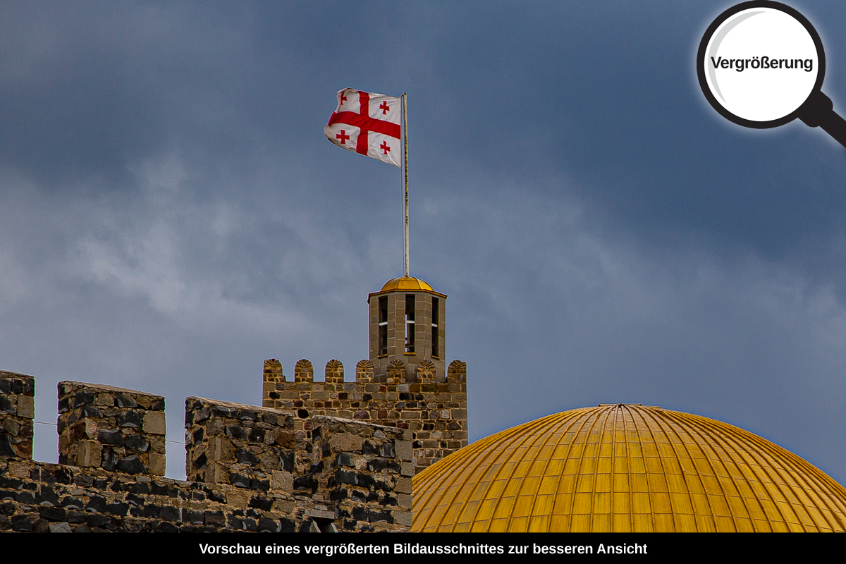 3-110-1496-bild-gross-kuppel-georgien-turm-burg_l