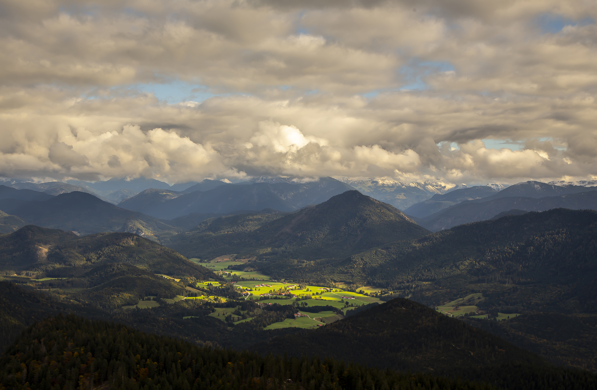 1-105-1078-bergen-grossartigkeit-thal-unter-den-wolken-kuenstlerisches-unikat-leinwandbilder_l