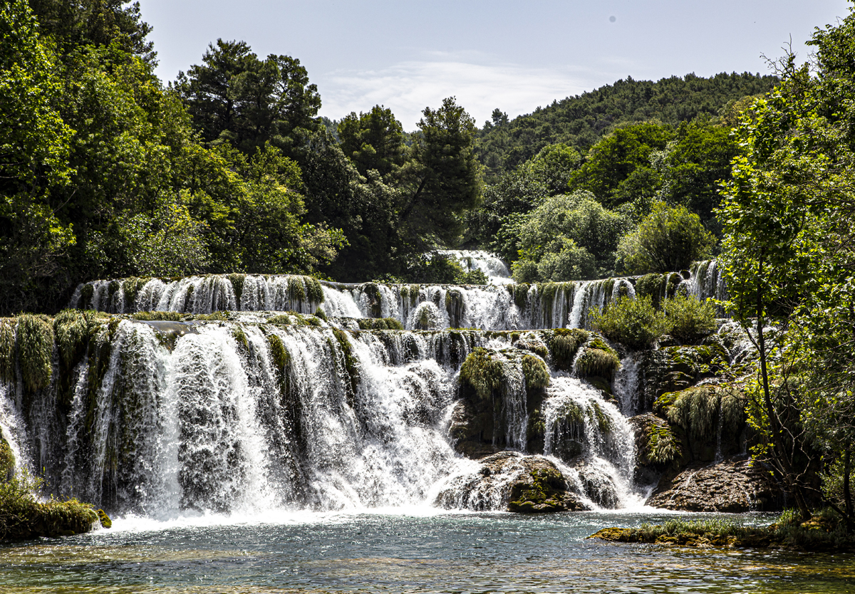 1-108-1106-natur-wasserfall-gruene-leinwanddrucke-online-shop_l