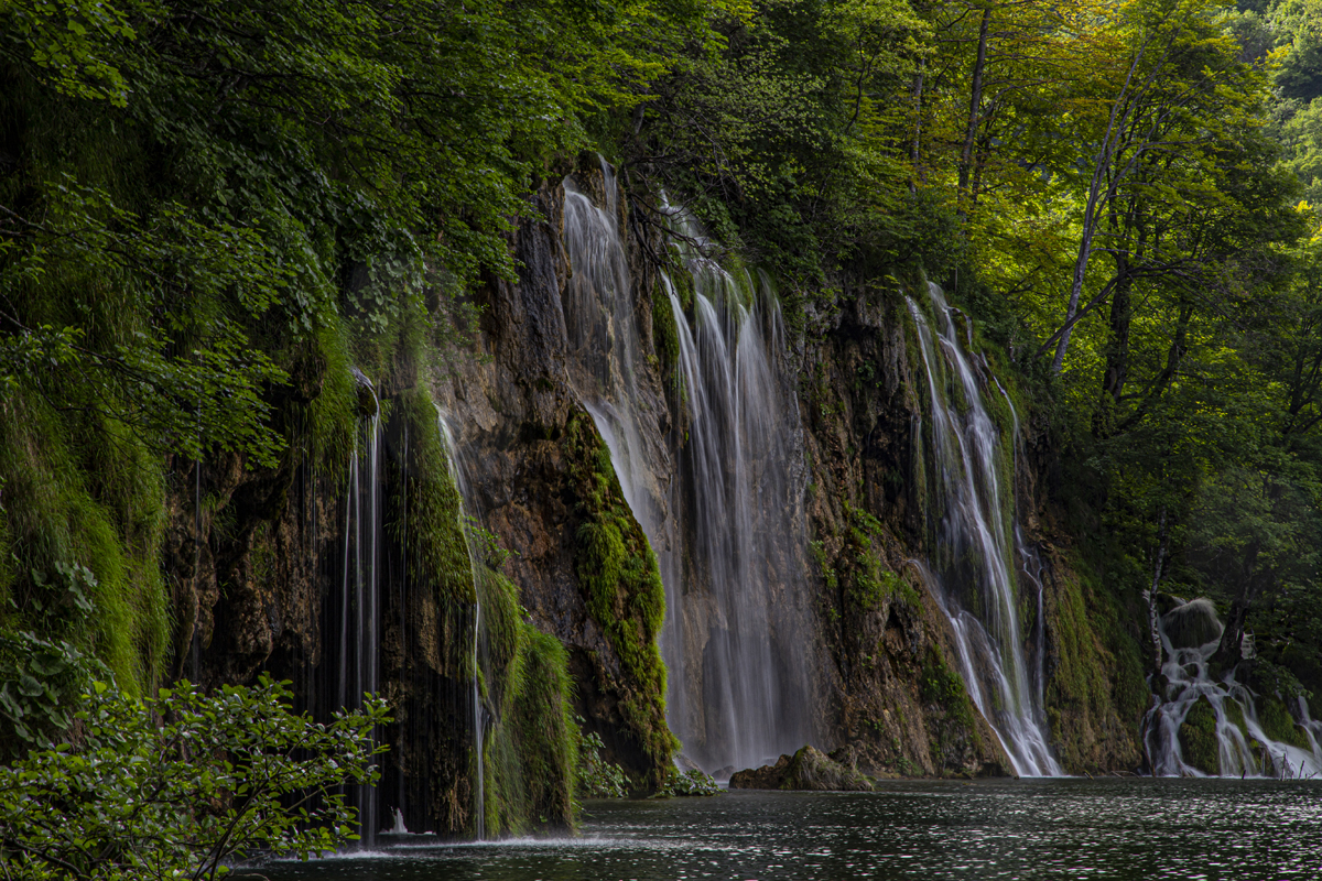 1-108-1162-natur-wasserfall-laub-bild-kaufen-online-frei-waehlbaren-groessen_l