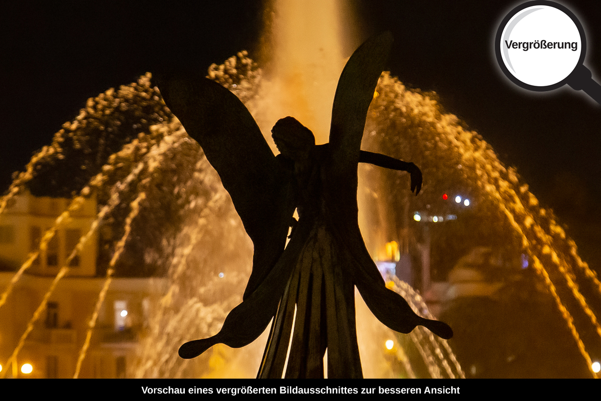 3-113-1056-bild-gross-nacht-stadt-wasserbrunnen-licht_l