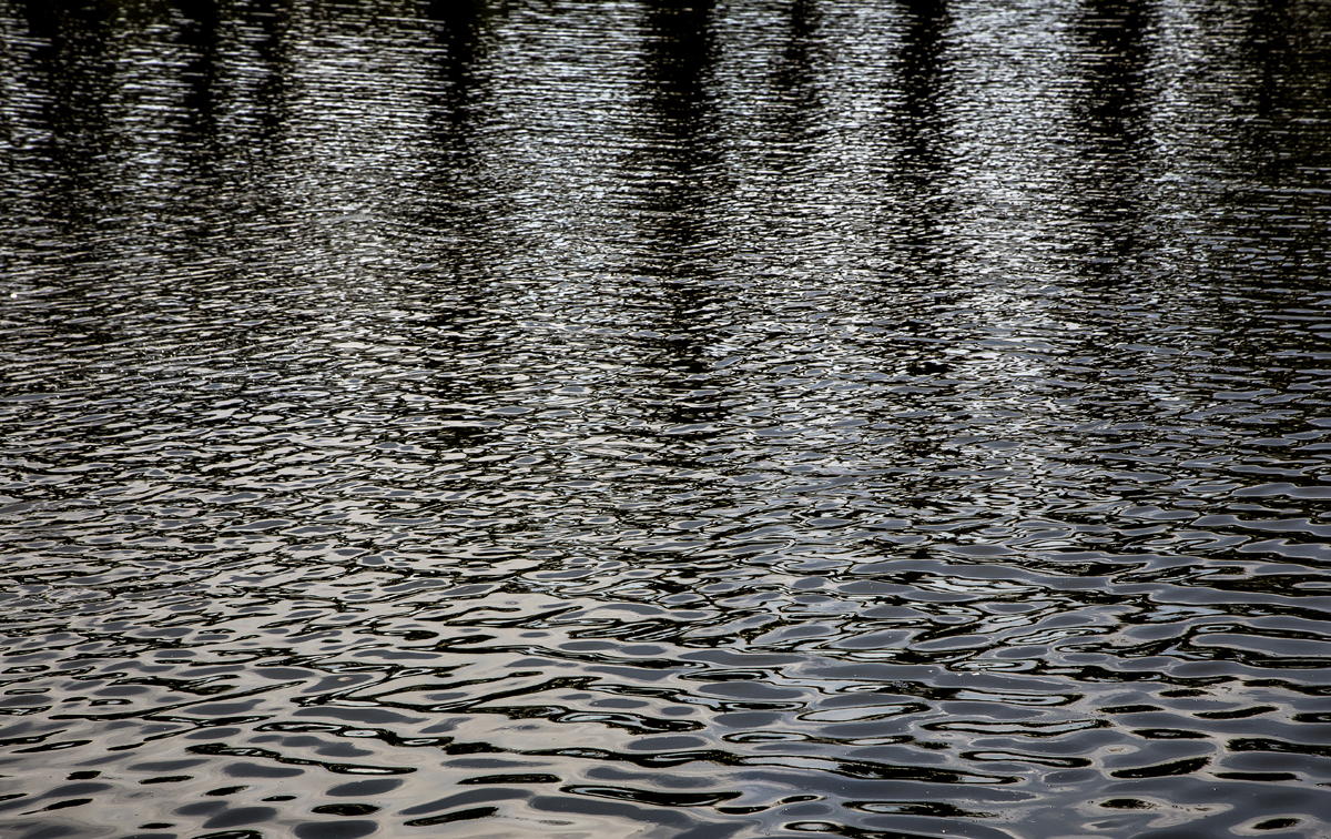 1-115-1572-wasser-kraeuseln-regen-grau-motive-kunst-bilder_l