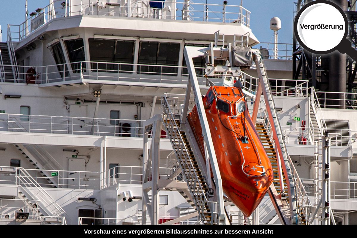 3-102-1304-bild-gross-frachtschiff_l