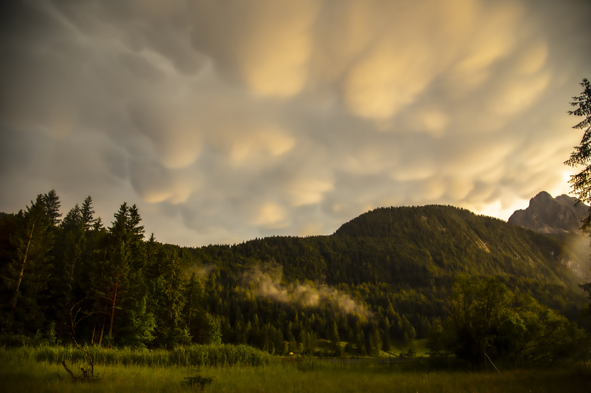 1-105-1283-morgen-frueh-bergen-wolken-sonderanfertigungen-verschoenerung_l