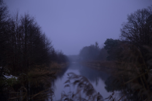 108-1739-nebel-fluss-herbst-morgen-kunstfotografien-holzbilder