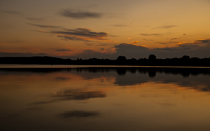 112-1073-sonnenuntergang-wasser-spiegelung-kuenstlerisches-unikat-glasbild