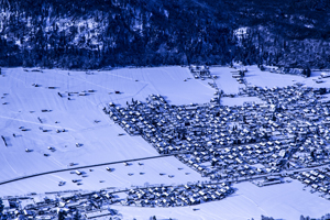 113-1740-winter-dorf-schnee-sonderanfertigungen-frei-waehlbaren-groessen